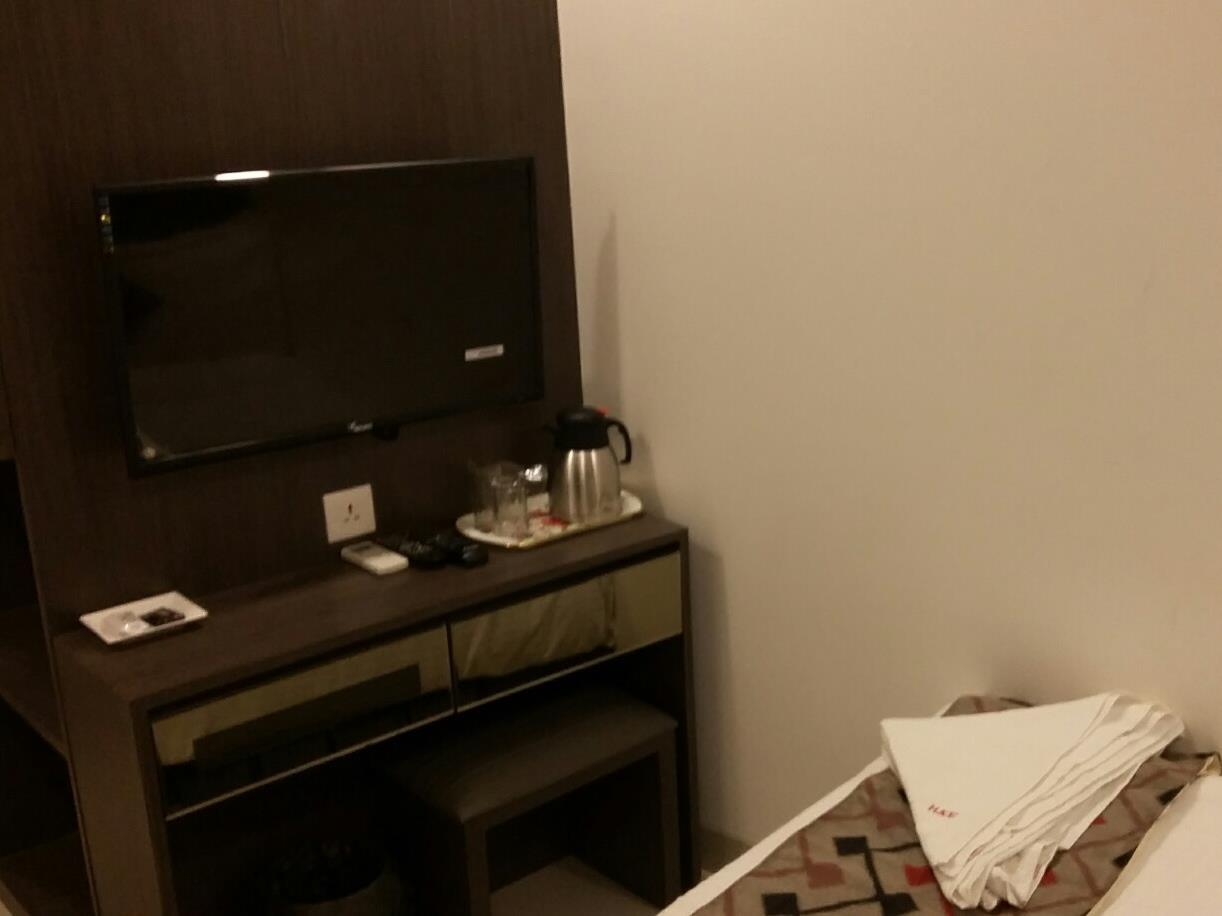Hotel Kalpana Elite Мумбай Екстериор снимка