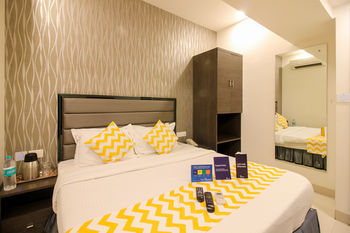 Hotel Kalpana Elite Мумбай Екстериор снимка